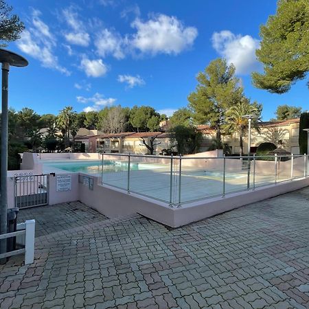 Studio Climatise Piscine Et Proche Plage Санарі-сюр-Мер Екстер'єр фото